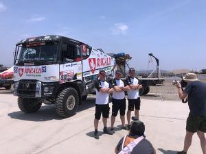 Kamiony jsou na start Dakaru připraveny
