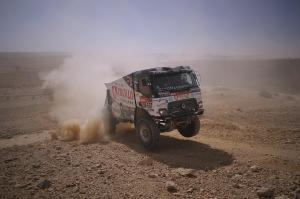 All trucks started the 9th stage, Huzink finished 5th.