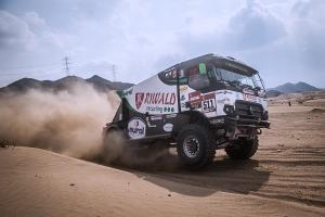 Dakar startuje s trojicí židovických kamionů