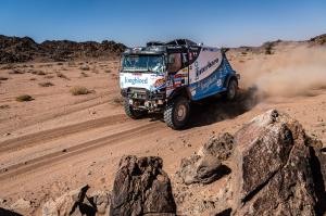 Grit and Glory: Gert Huzink's Dakar Rally Triumph Despite Back Pain