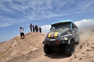 Ardavichus Catches Up, Van Den Brink Gets a Burst Tyre