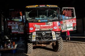 Dakar begins with three MKR trucks on the start