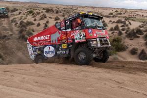 Dakar enters its second half