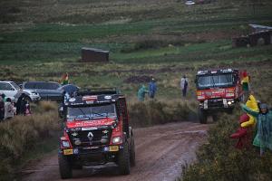 6. etapu Dakaru jely všechny tři kamiony MKR